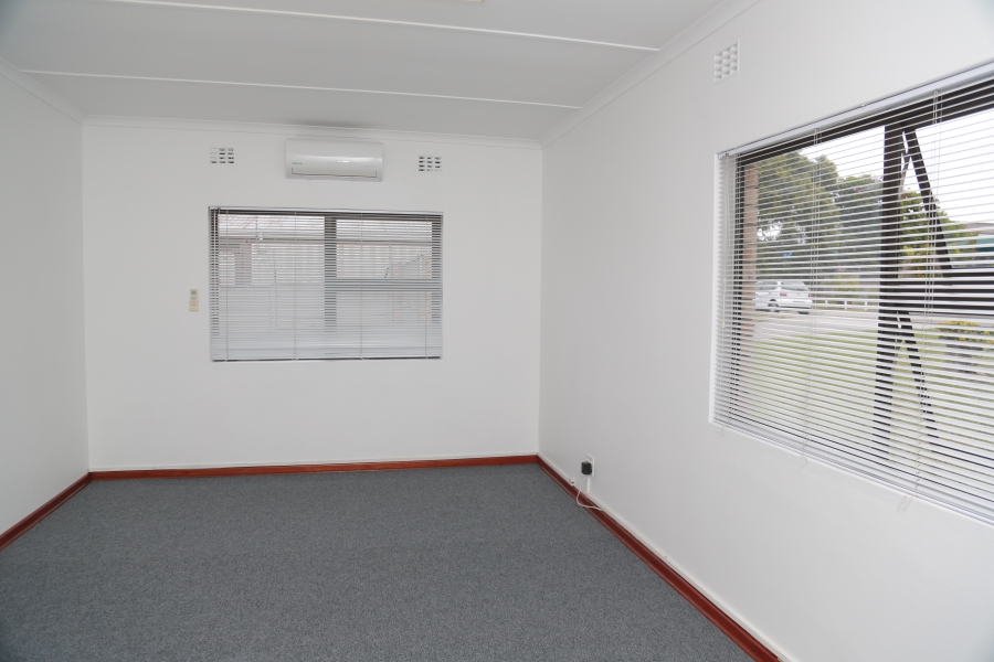 To Let commercial Property for Rent in Beacon Bay North Eastern Cape
